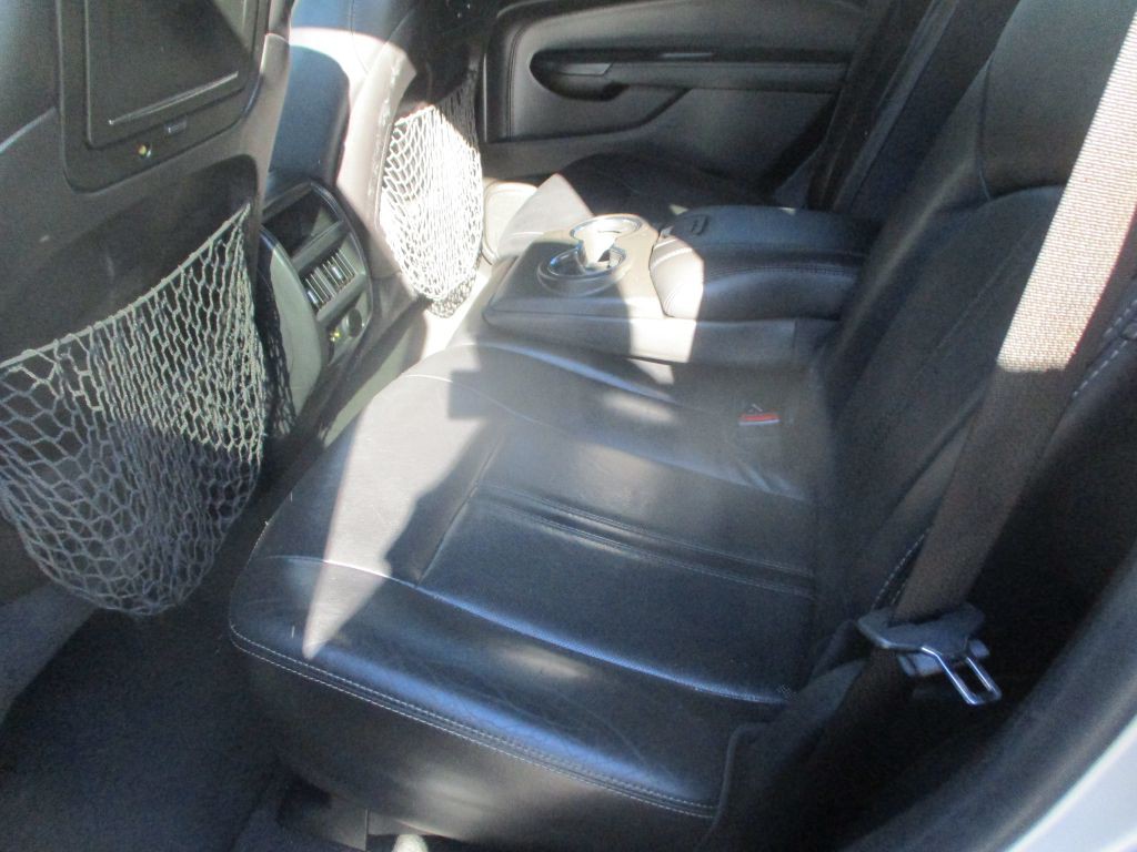 2012 Cadillac SRX Image 8
