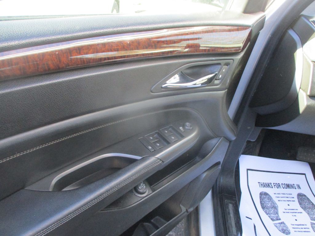 2012 Cadillac SRX Image 10