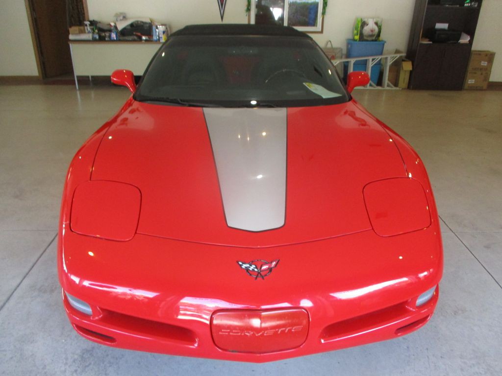 2000 Chevrolet Corvette Image 2
