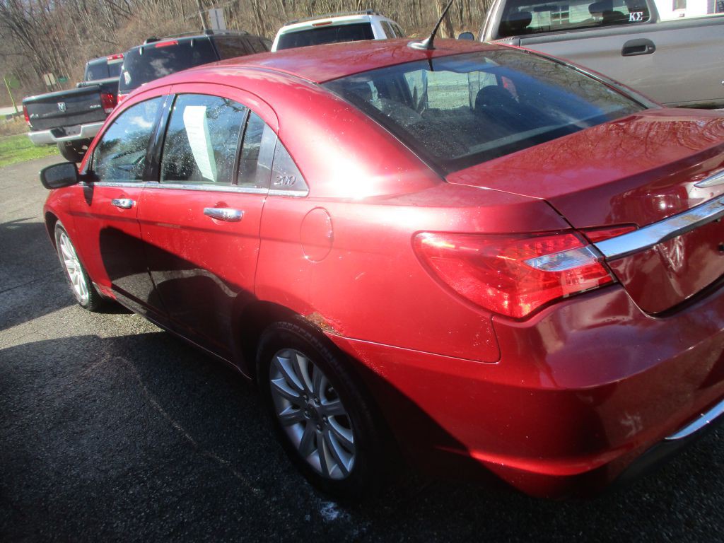 2013 Chrysler 200 Image 7