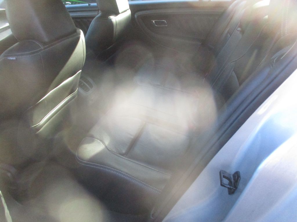 2011 Ford Taurus Image 9