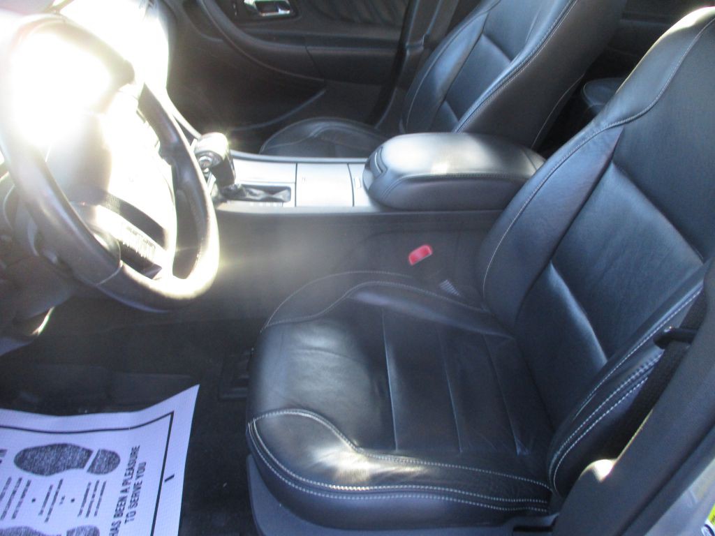 2011 Ford Taurus Image 14