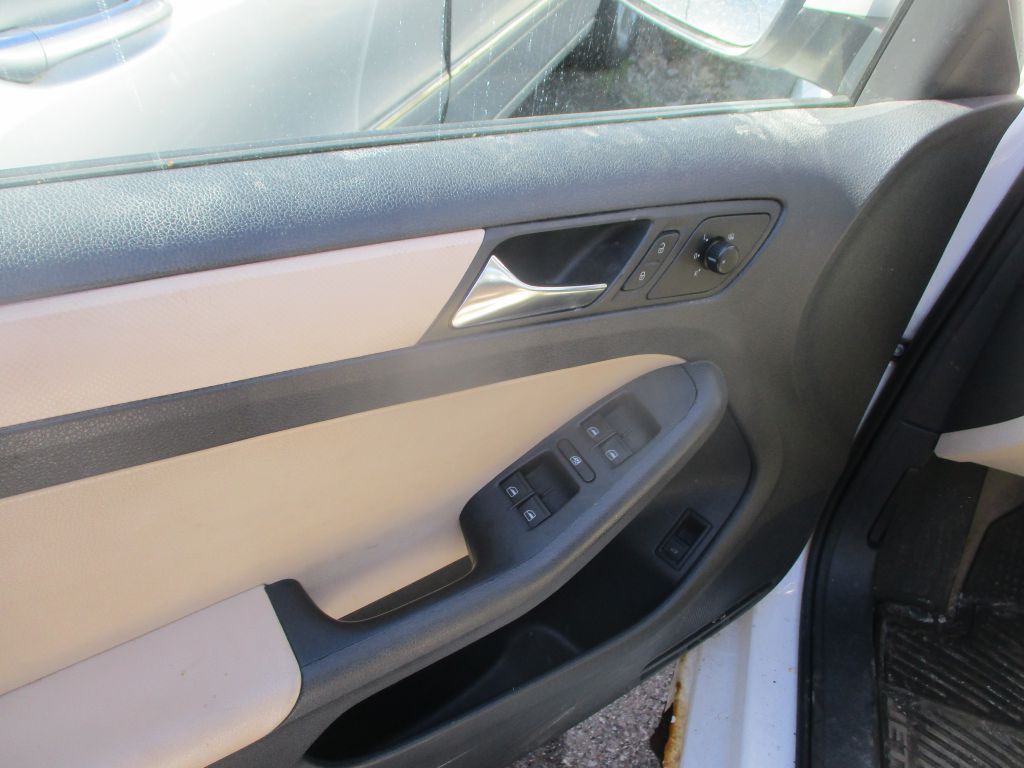 2011 Volkswagen Jetta Image 10