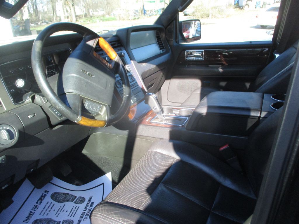 2012 Lincoln Navigator Image 11