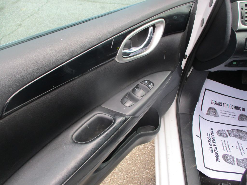2016 Nissan Sentra Image 6