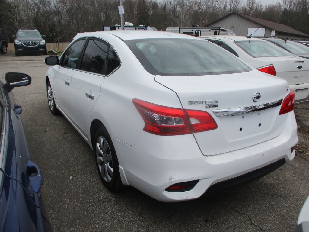 2016 Nissan Sentra Image 3