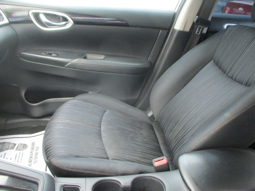 2016 Nissan Sentra Image 8
