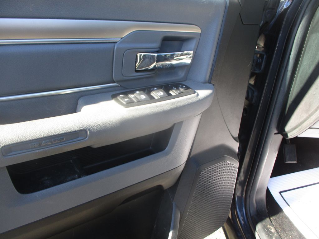 2014 RAM 1500 Image 12