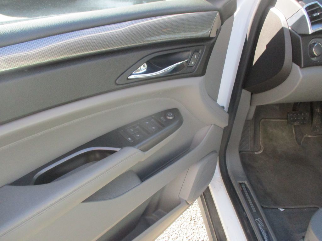 2012 Cadillac SRX Image 11