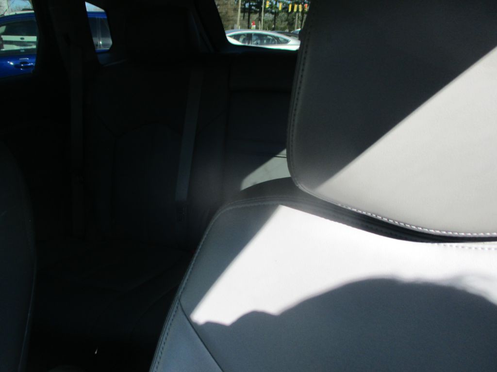 2012 Cadillac SRX Image 15