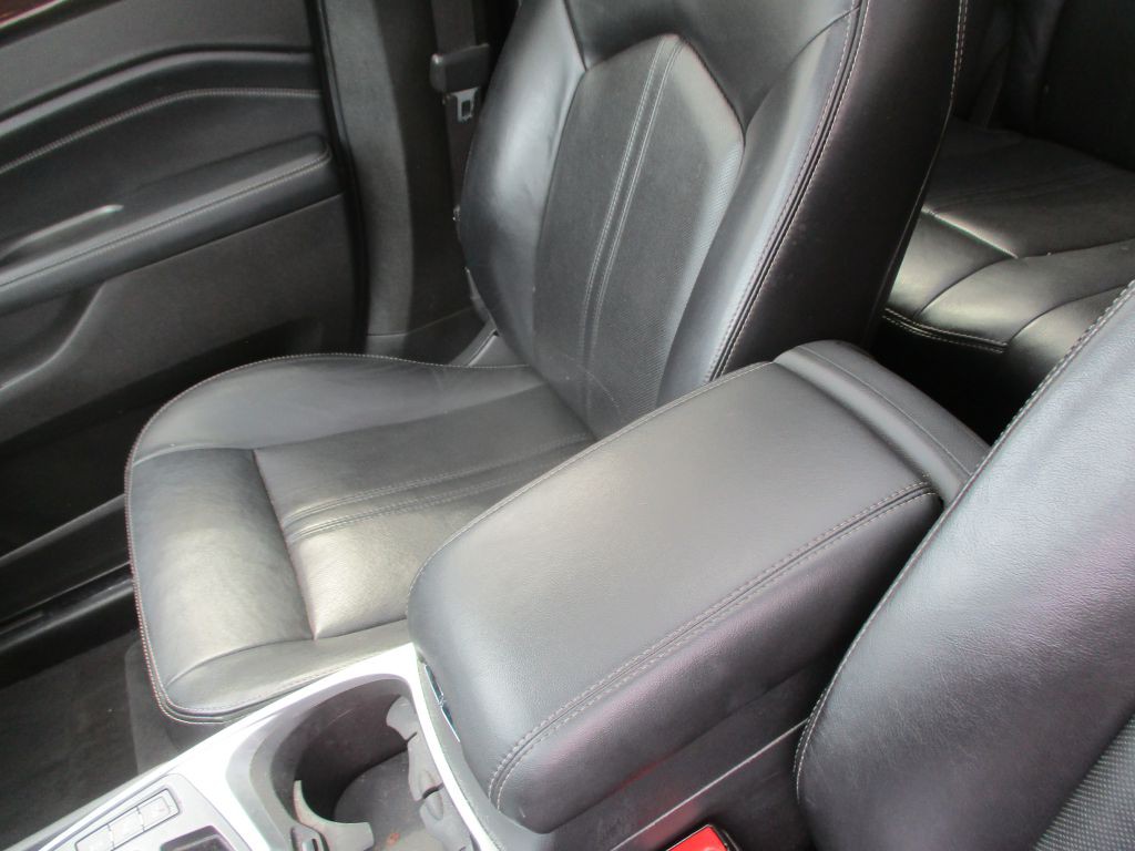 2012 Cadillac SRX Image 10