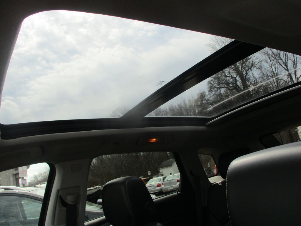 2012 Cadillac SRX Image 11