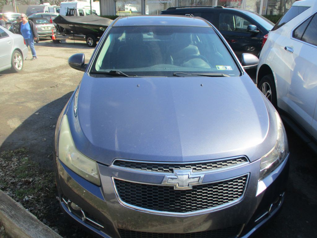 2013 Chevrolet Cruze Image 2