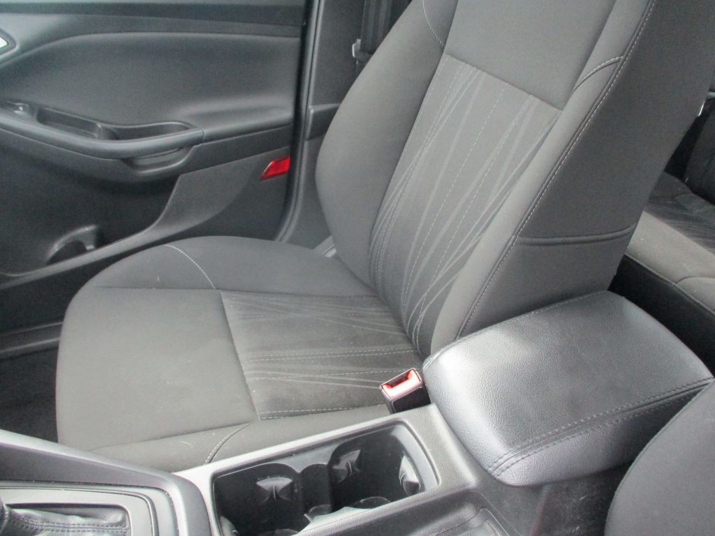 2015 Ford Focus Image 11