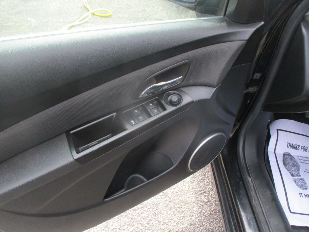 2012 Chevrolet Cruze Image 8