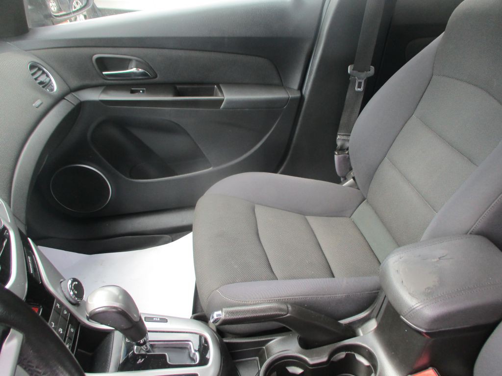 2012 Chevrolet Cruze Image 10