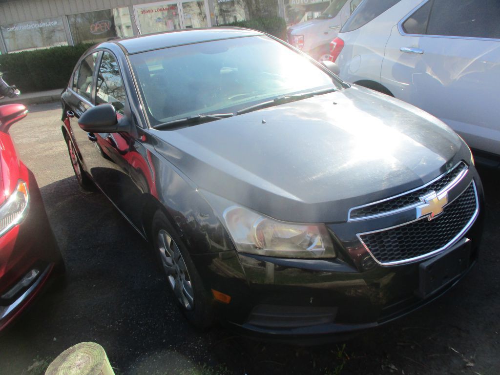 2012 Chevrolet Cruze Image 2