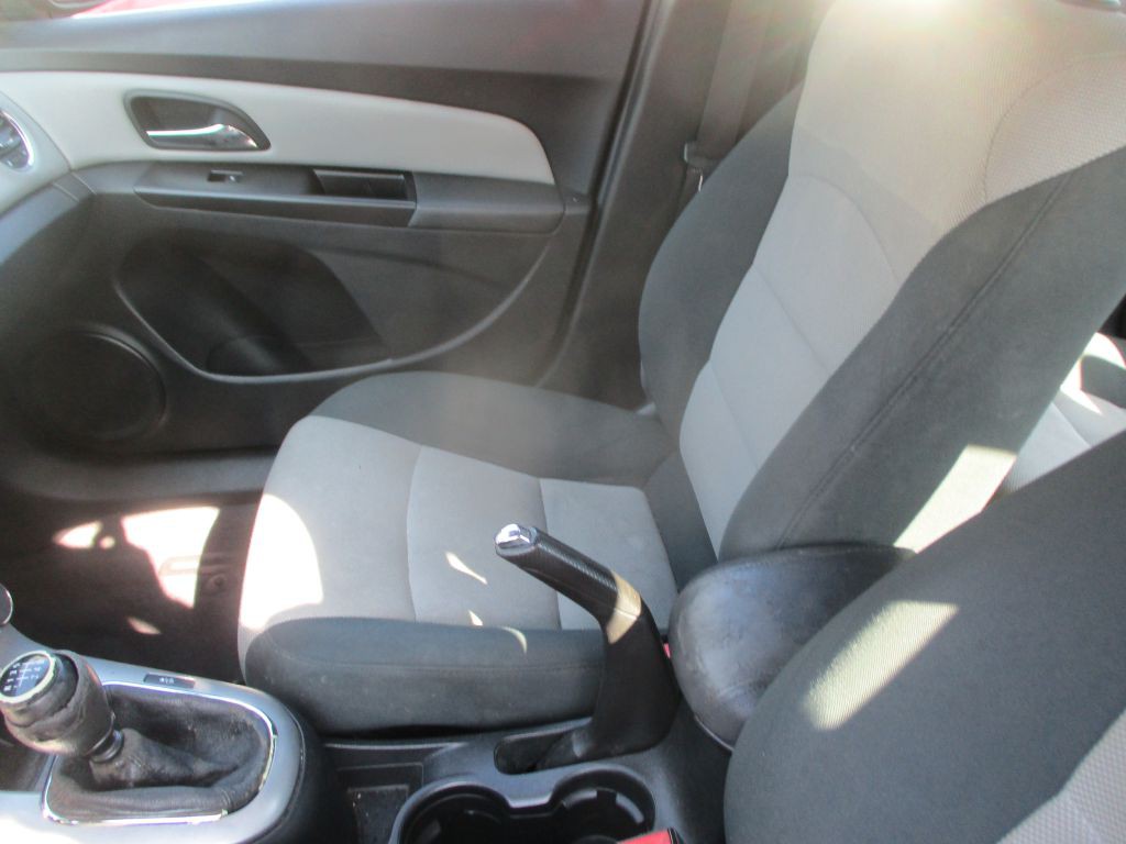 2012 Chevrolet Cruze Image 11