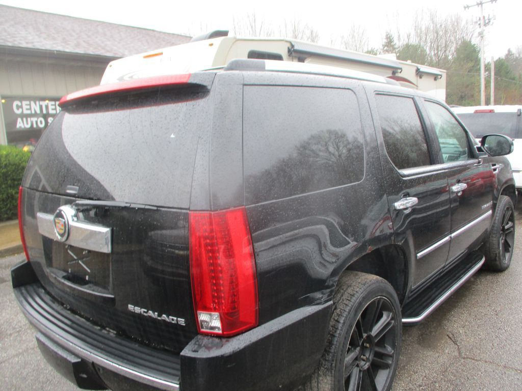 2008 Cadillac Escalade Image 4