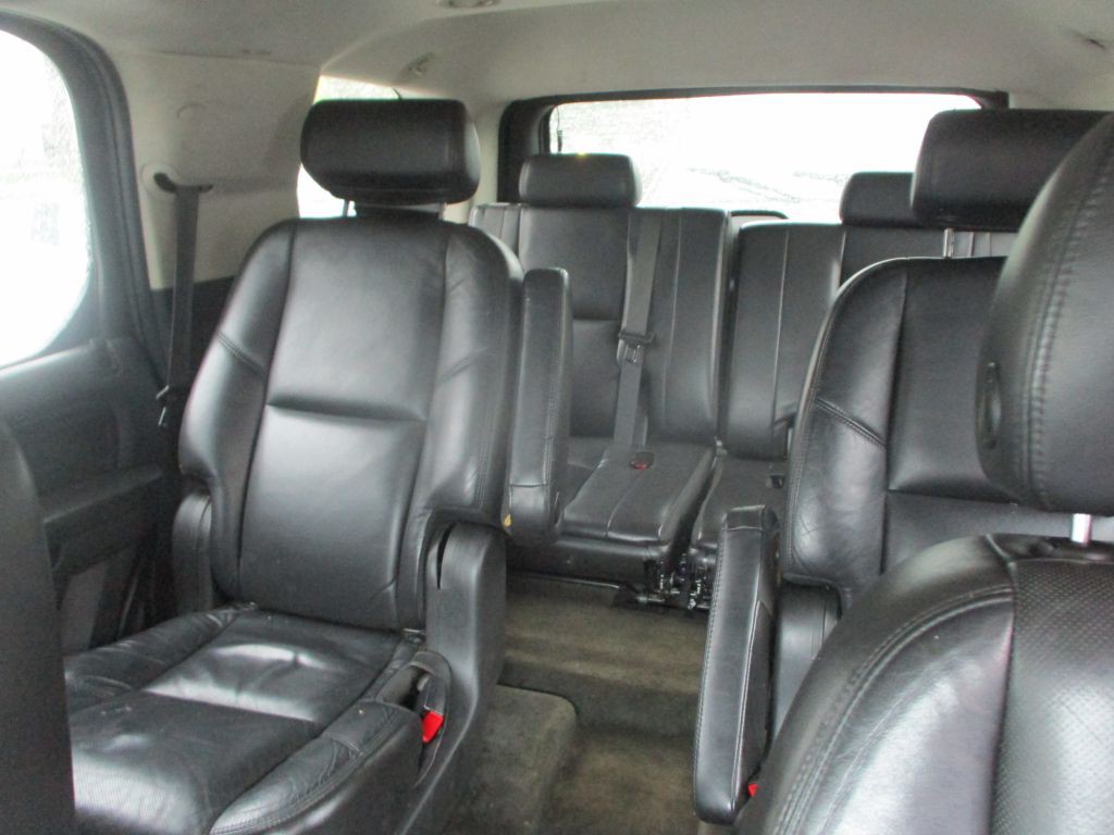 2008 Cadillac Escalade Image 14