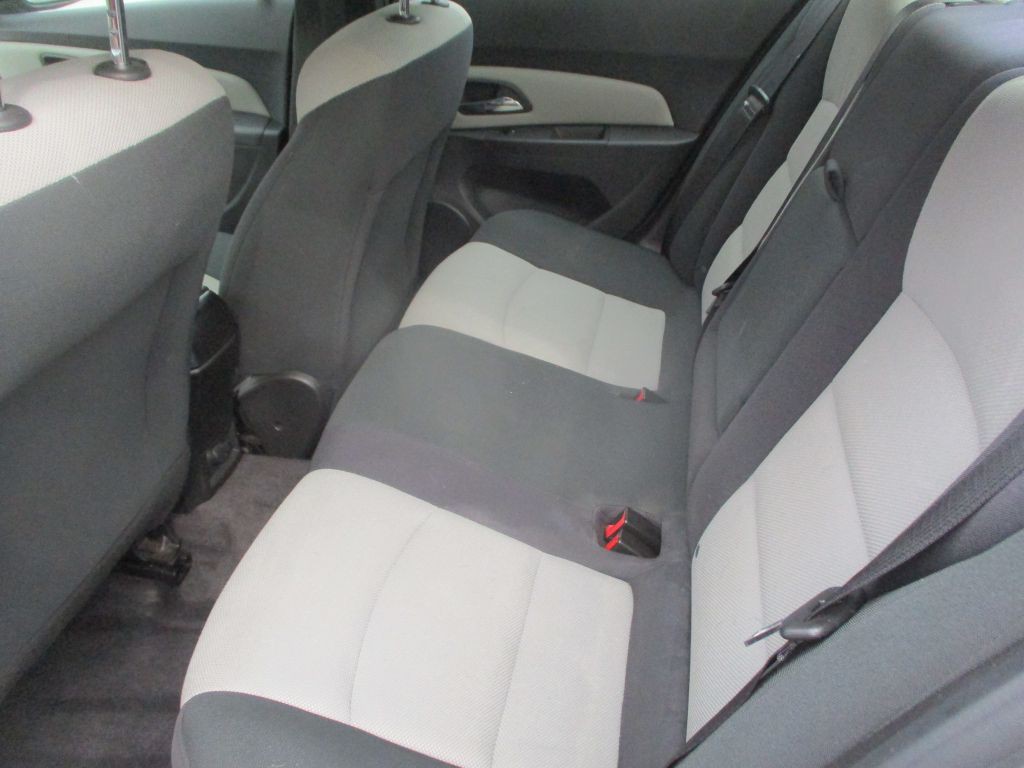 2012 Chevrolet Cruze Image 8