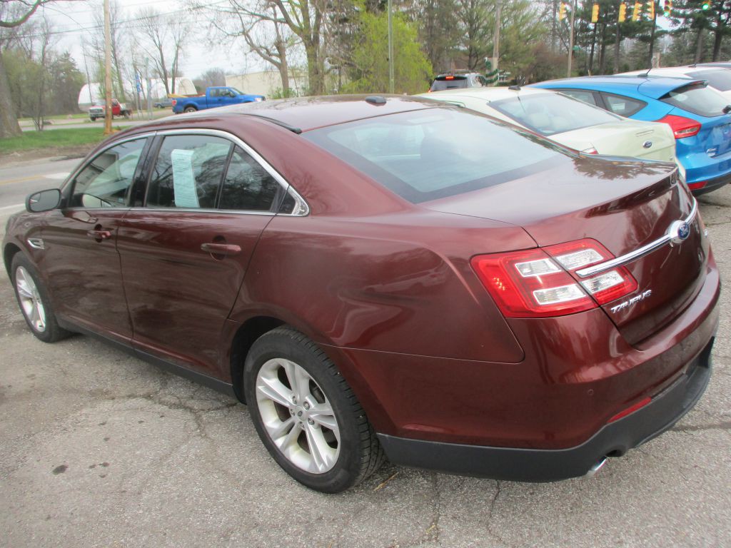 2015 Ford Taurus Image 5