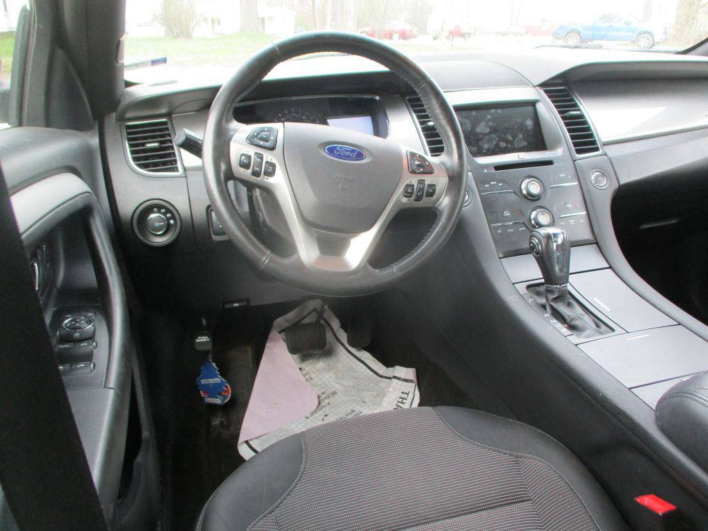 2015 Ford Taurus Image 9