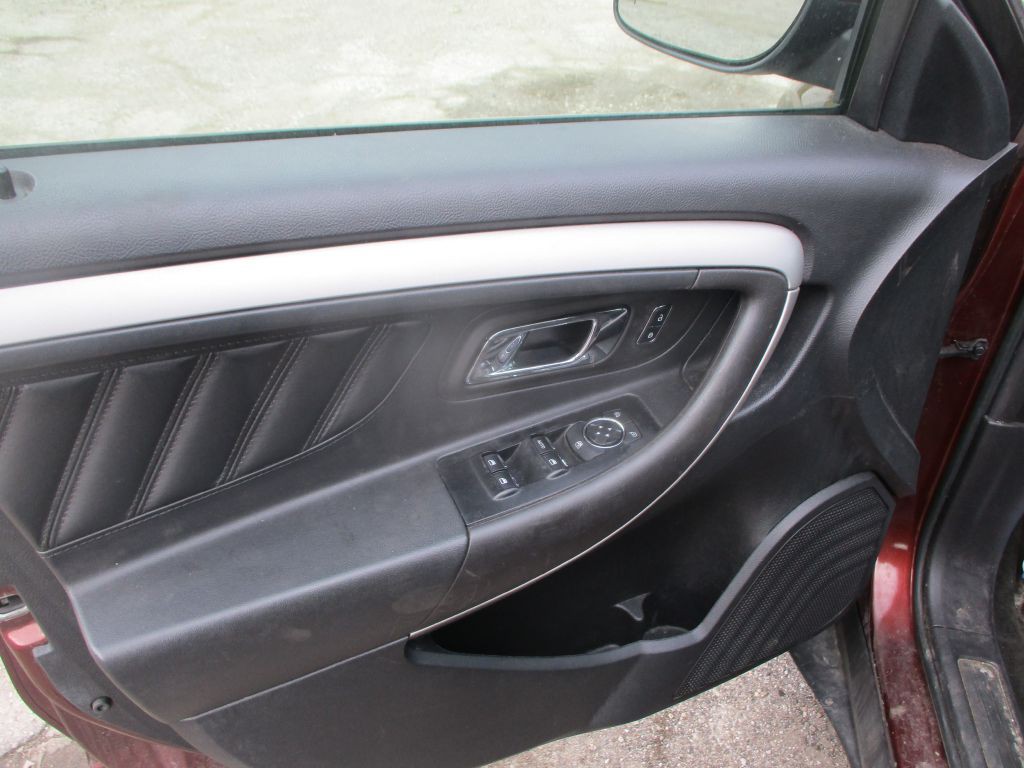 2015 Ford Taurus Image 10