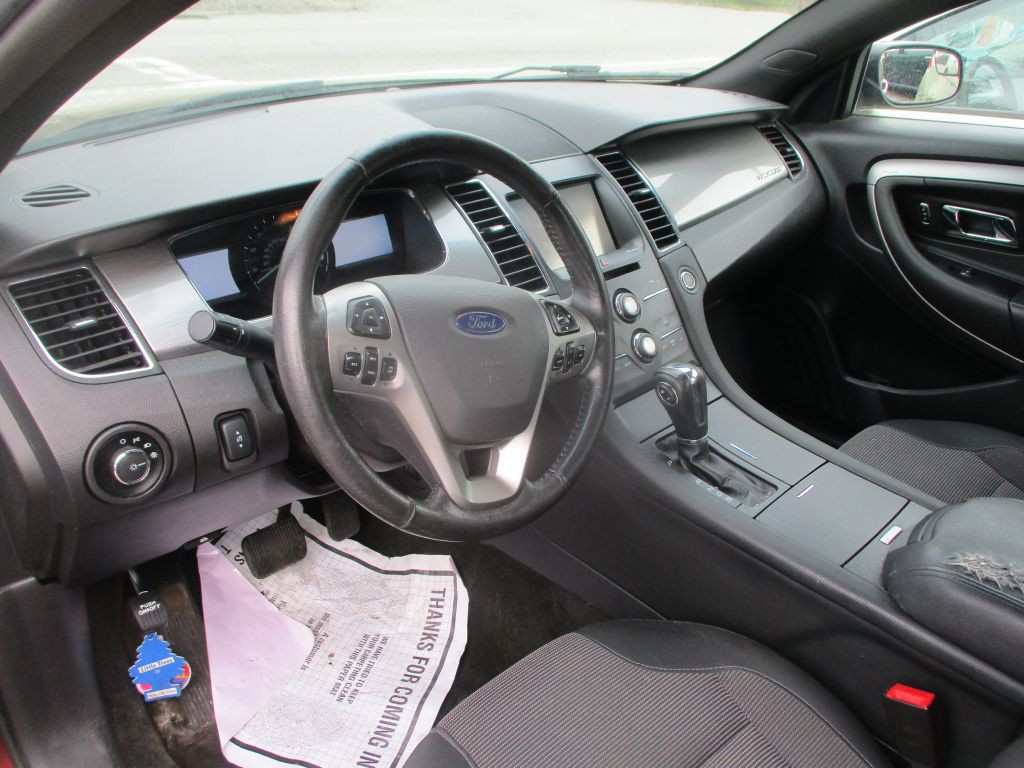 2015 Ford Taurus Image 11