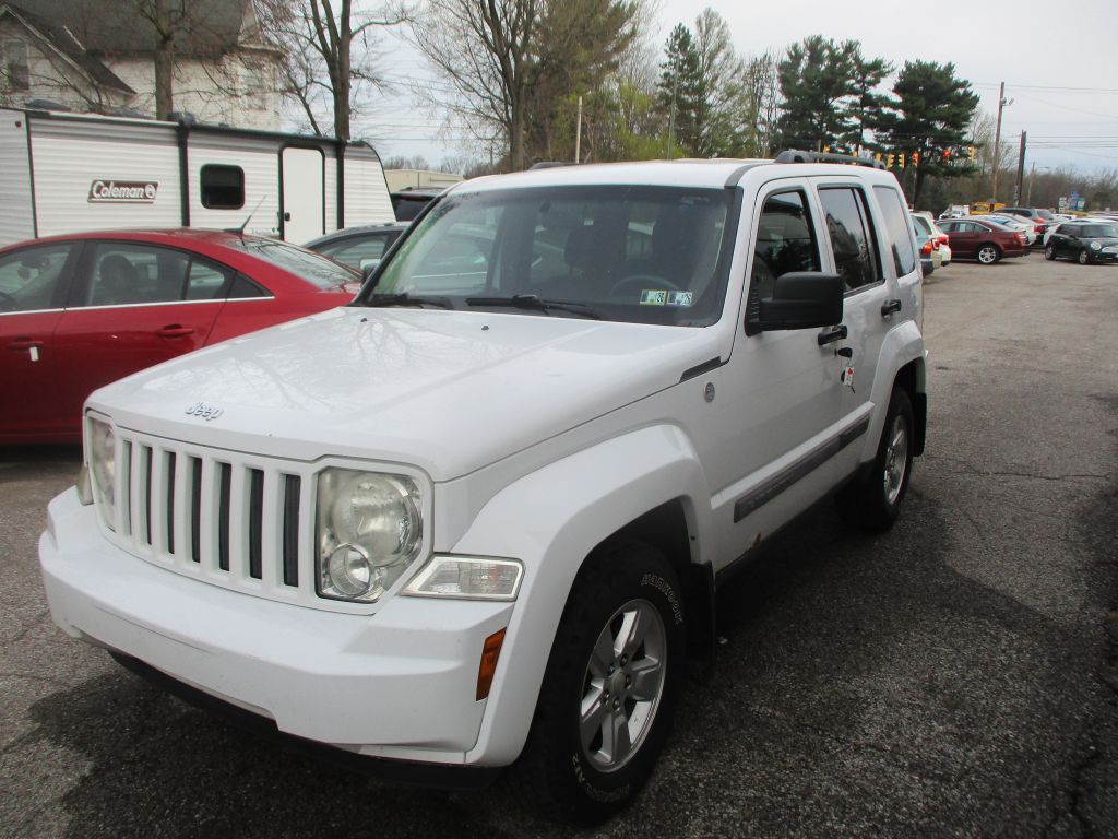 2011 Jeep Liberty Image 2