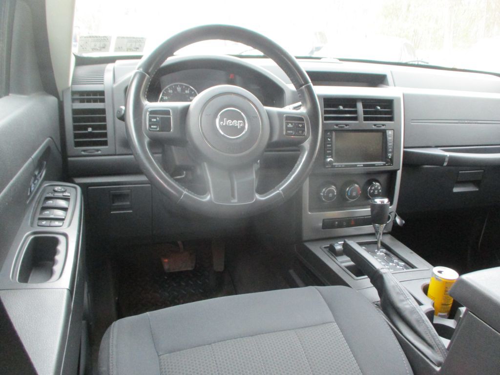 2011 Jeep Liberty Image 8
