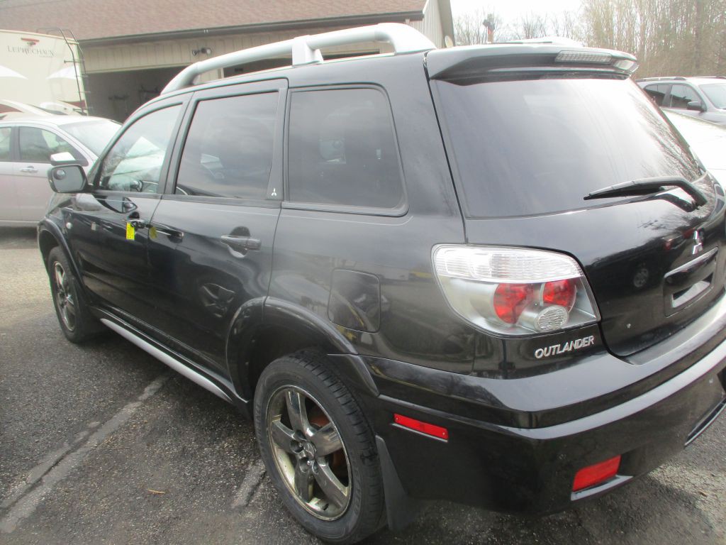 2006 Mitsubishi Outlander Image 8