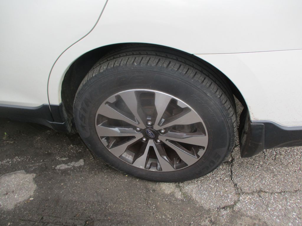 2017 Subaru Outback Image 7