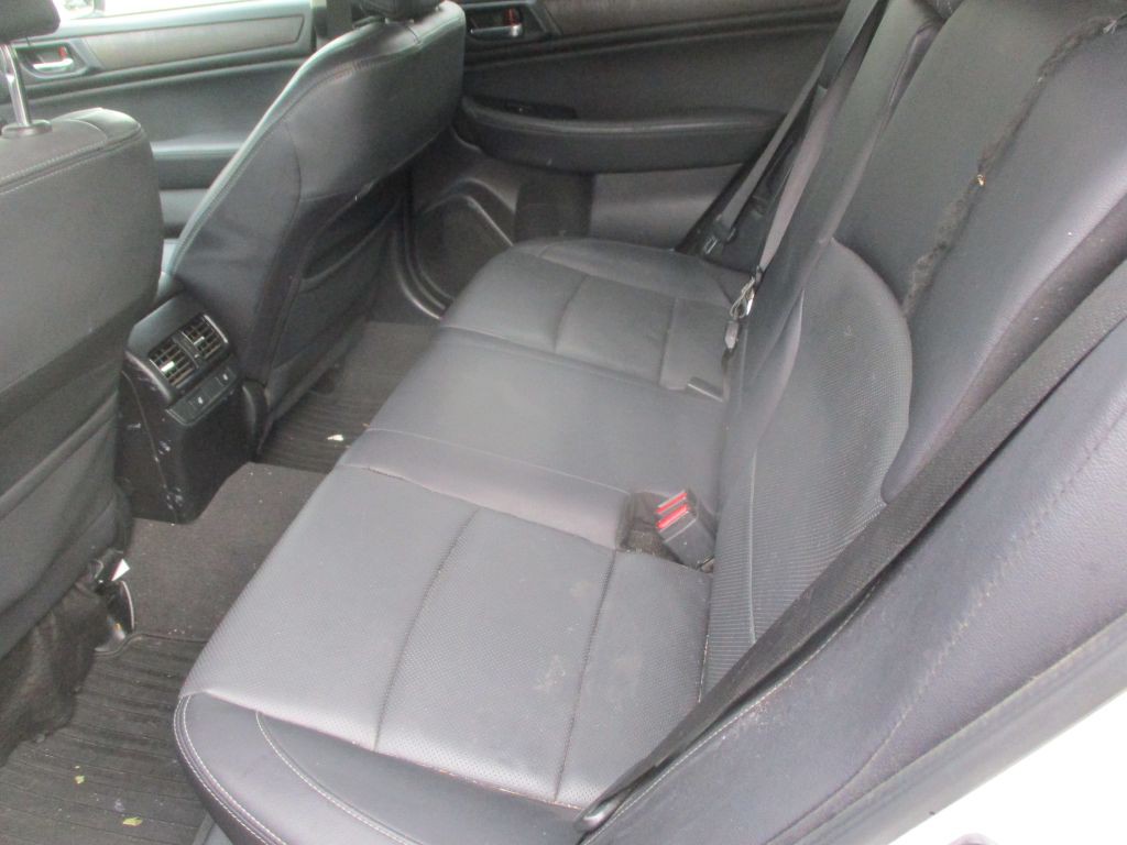 2017 Subaru Outback Image 8