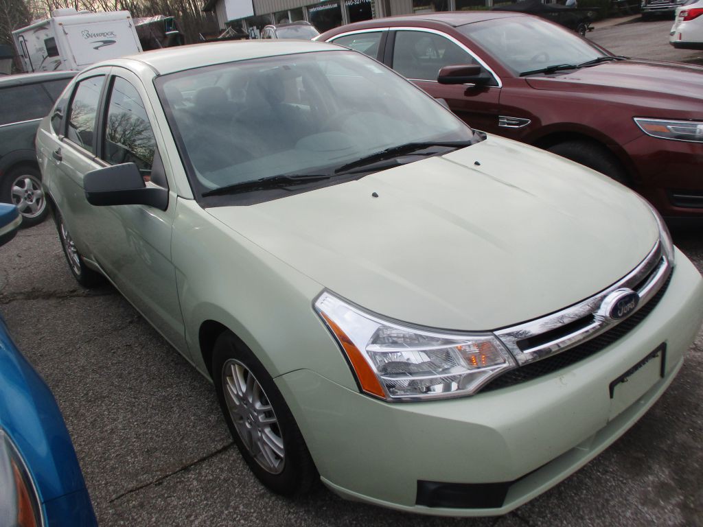 2010 Ford Focus Image 3