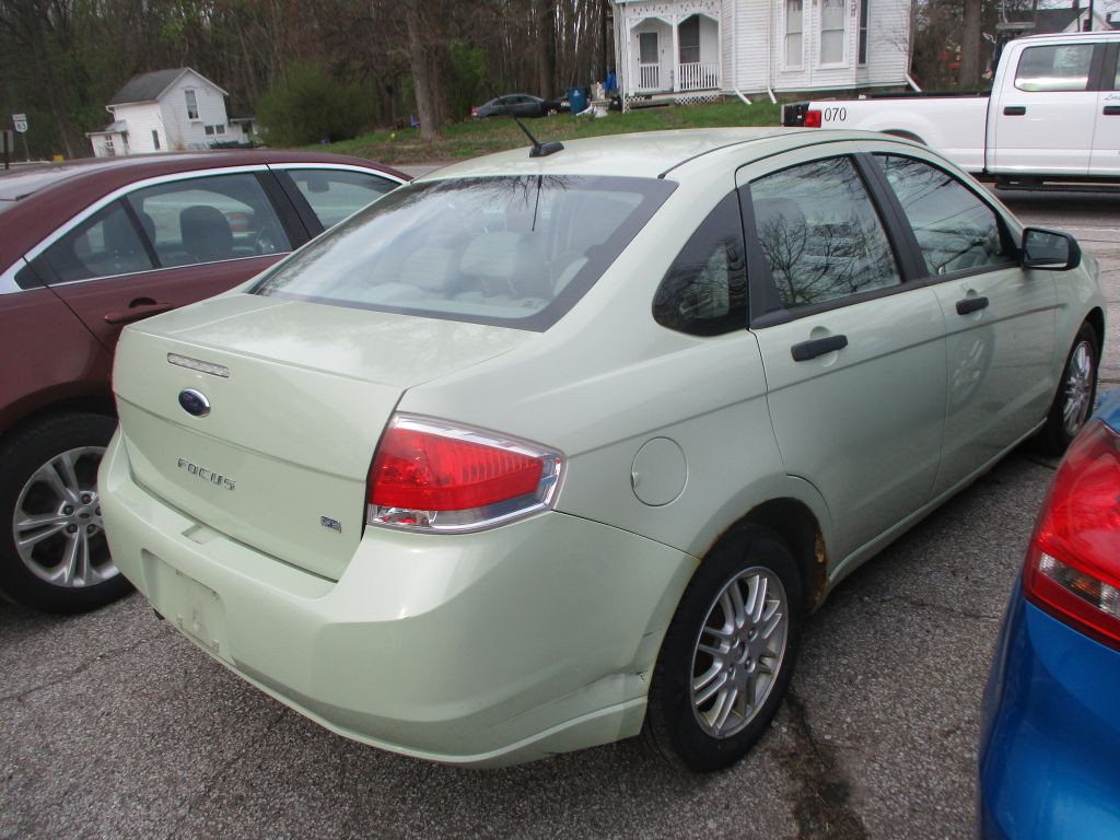 2010 Ford Focus Image 4