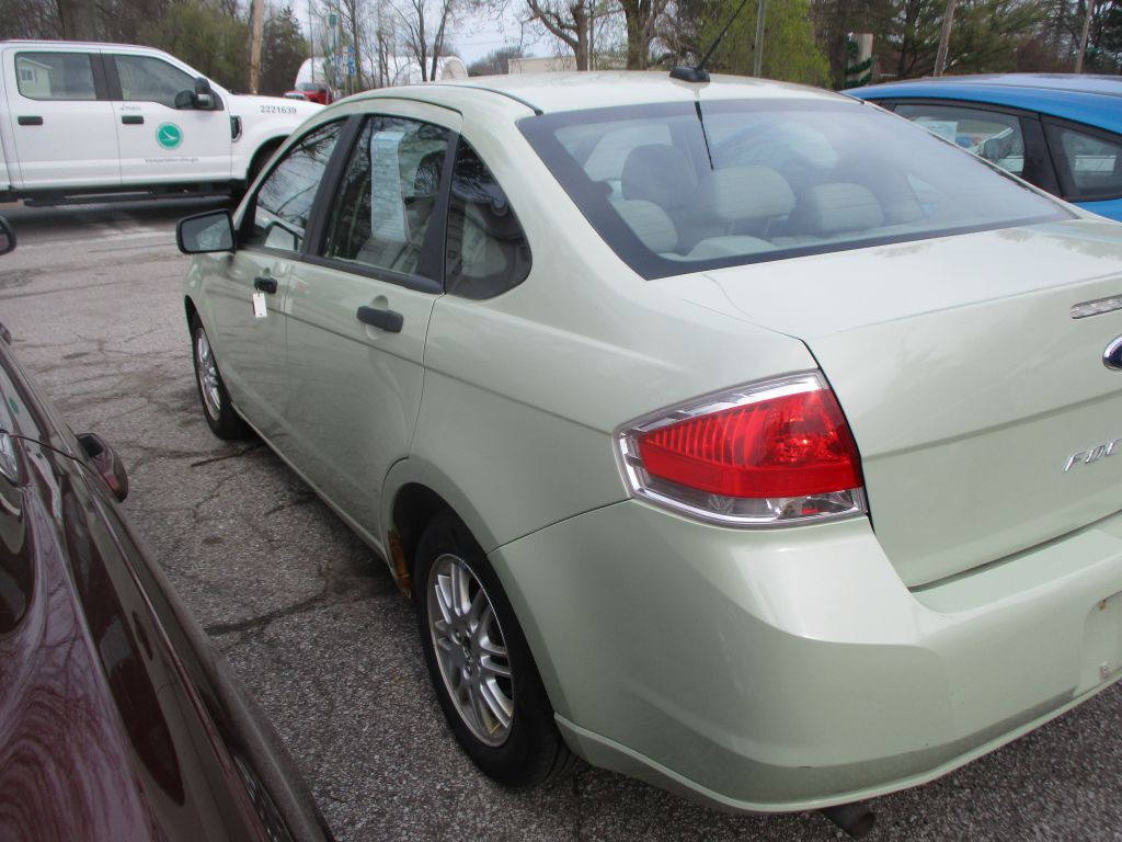 2010 Ford Focus Image 6