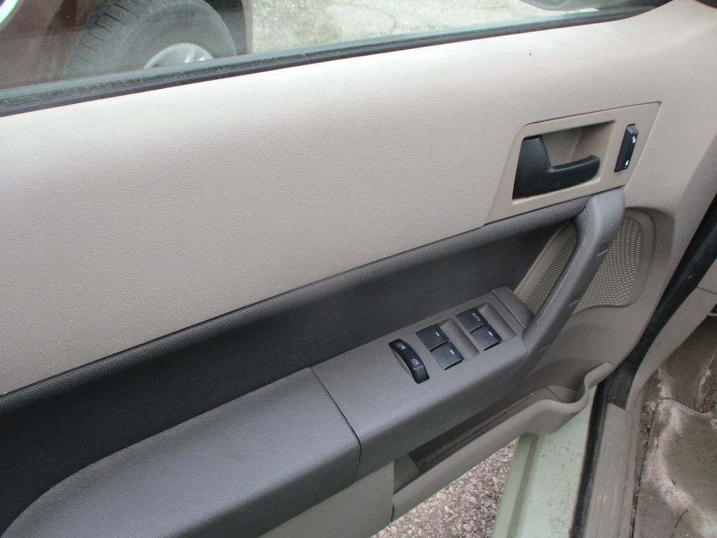 2010 Ford Focus Image 10