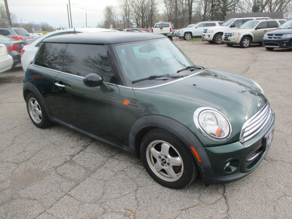 2011 MINI Cooper Image 1