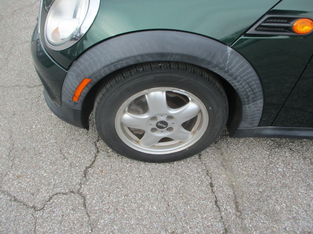 2011 MINI Cooper Image 4