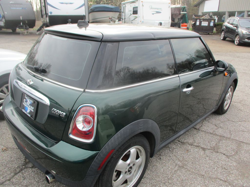 2011 MINI Cooper Image 7