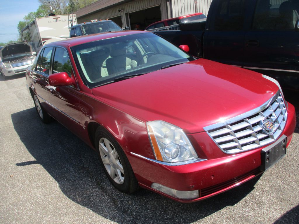 2007 Cadillac DTS Image 2