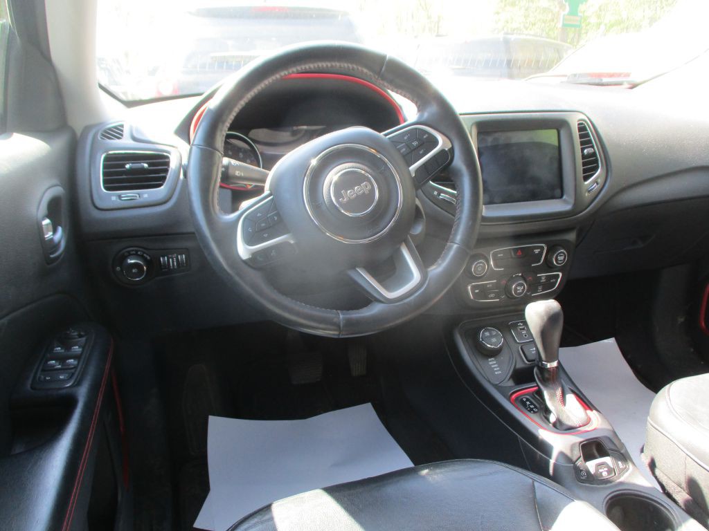 2018 Jeep Compass Image 11