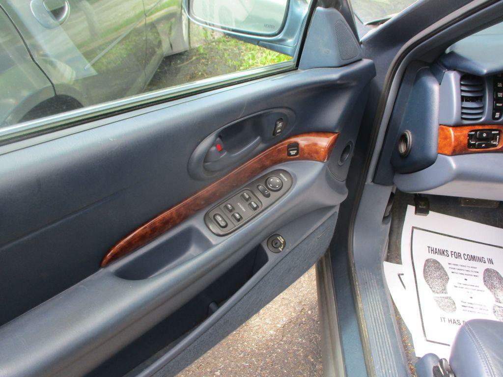 2001 Buick LeSabre Image 9