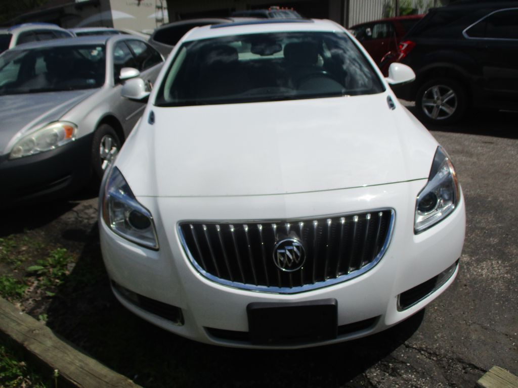 2013 Buick Regal Image 2