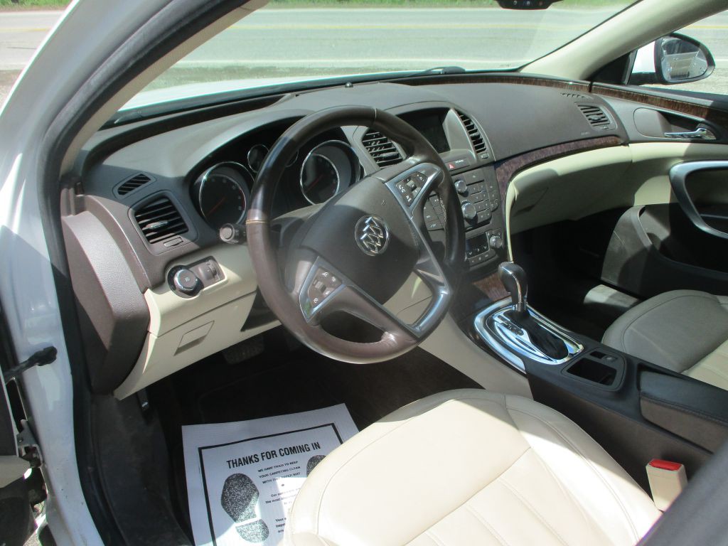 2013 Buick Regal Image 12