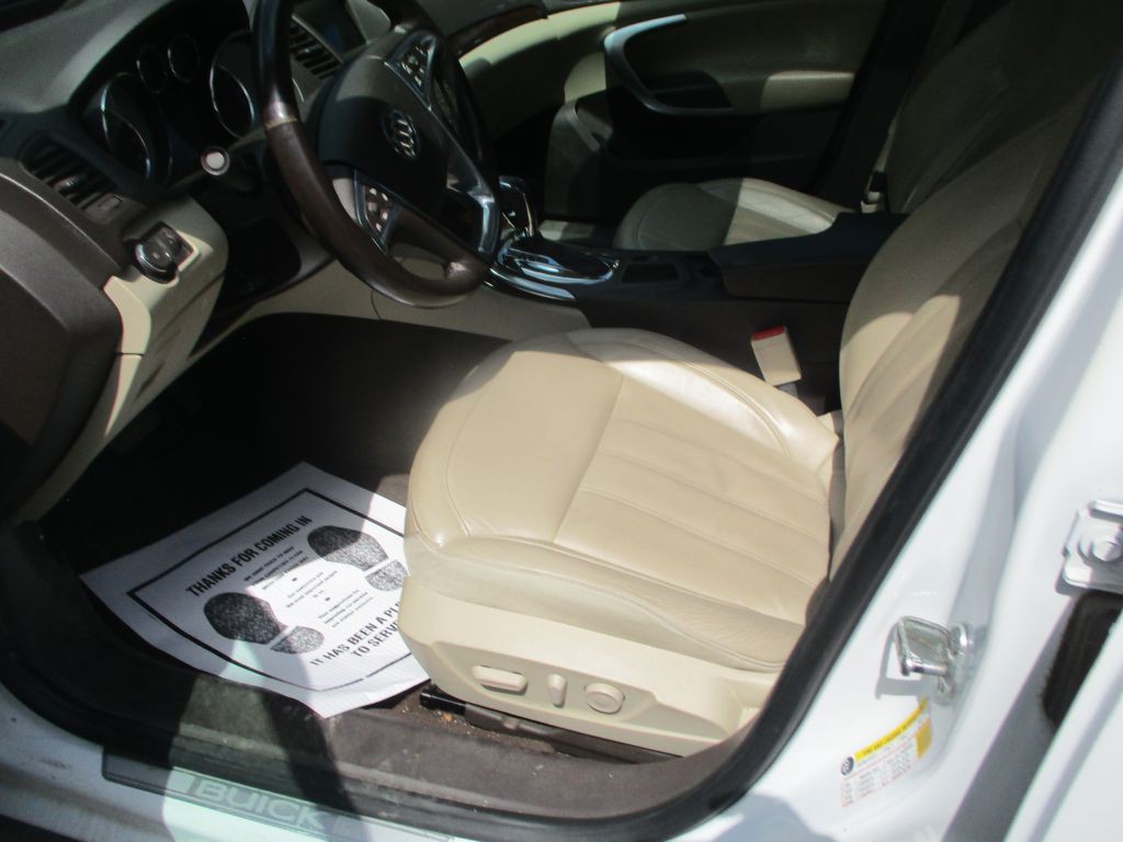 2013 Buick Regal Image 14