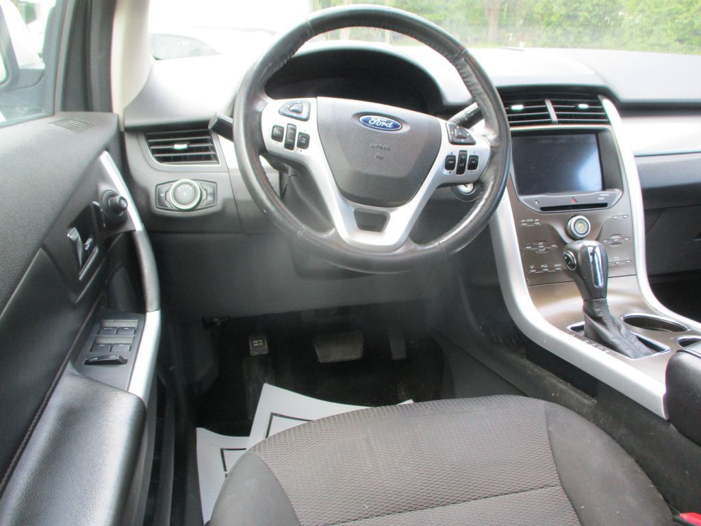 2011 Ford Edge Image 8
