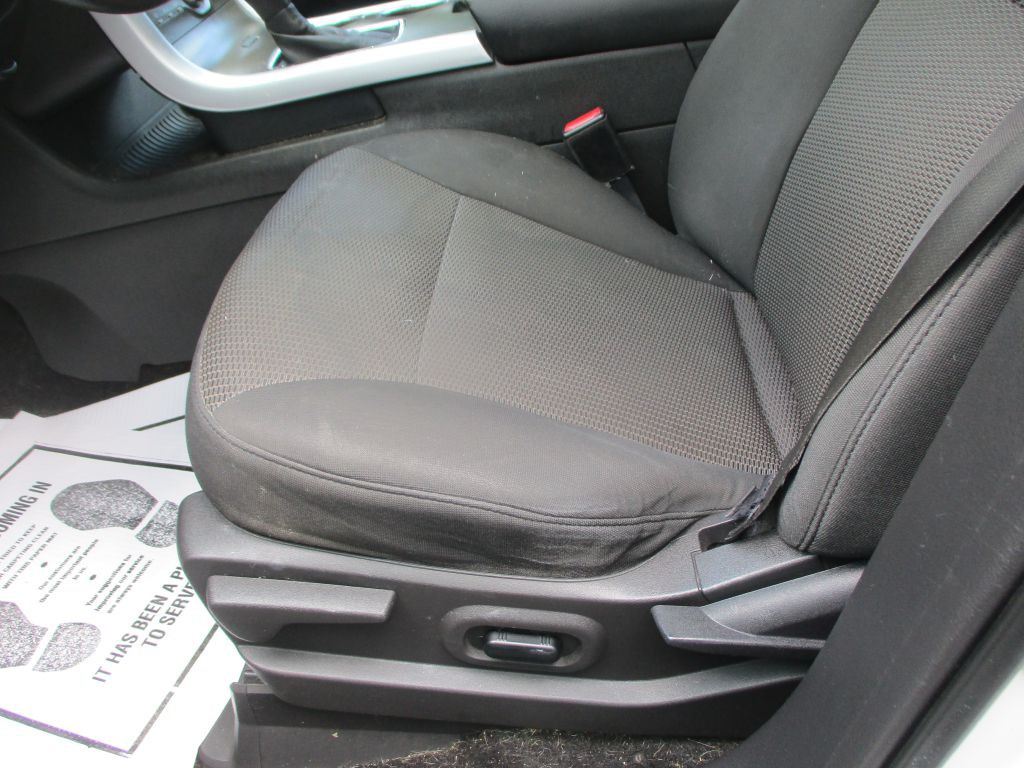 2011 Ford Edge Image 12