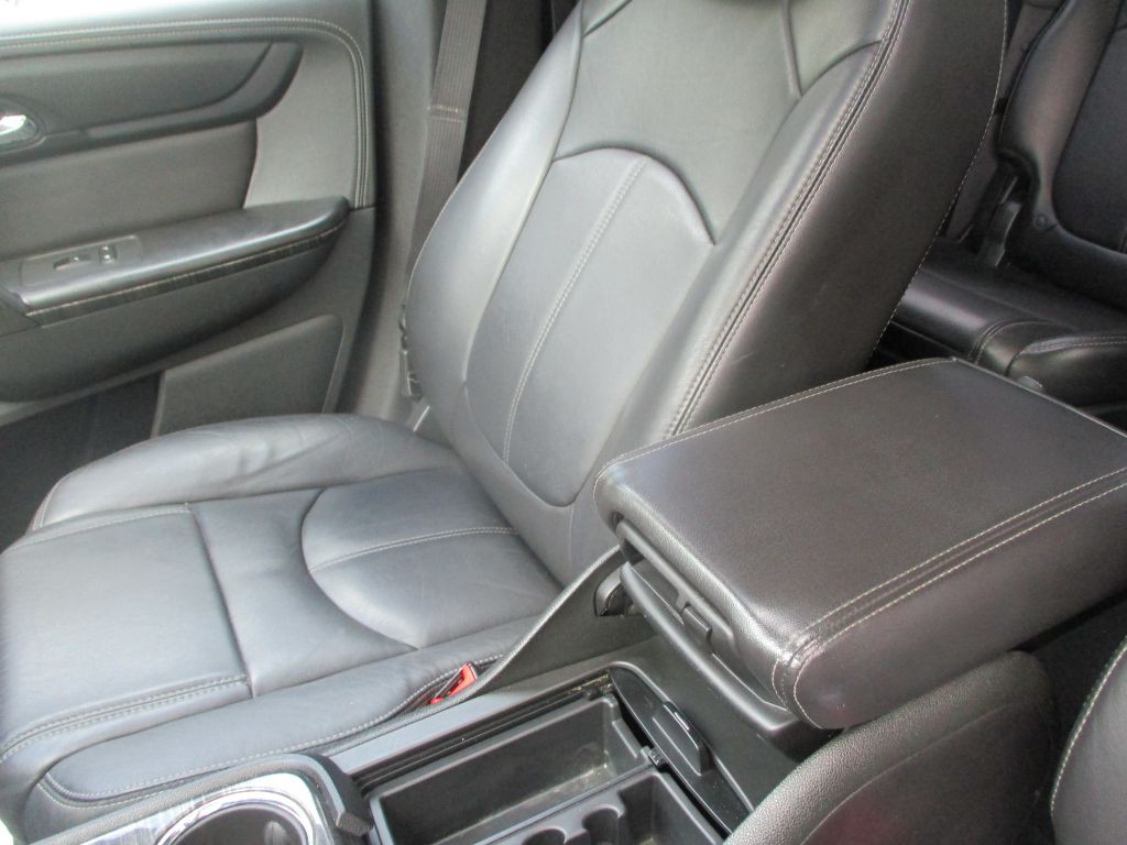 2017 GMC Acadia Image 16